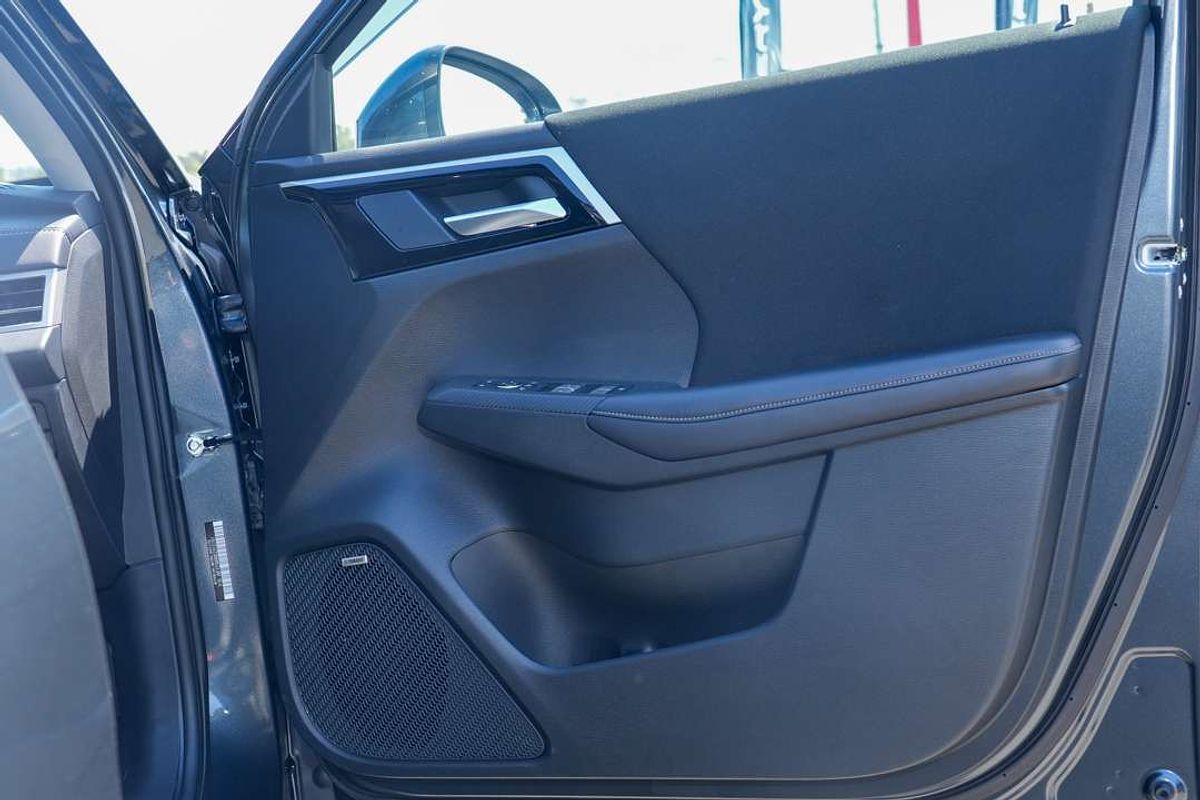 2025 Mitsubishi Outlander LS ZM