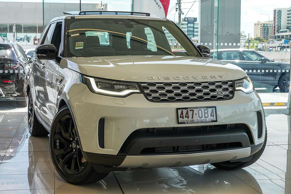2025 Land Rover Discovery D350 S Series 5