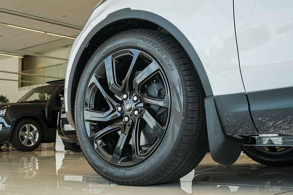 2025 Land Rover Discovery D350 S Series 5