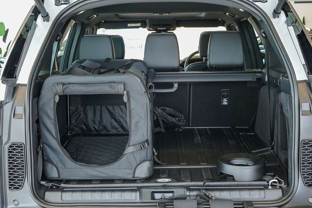 2025 Land Rover Discovery D350 S Series 5