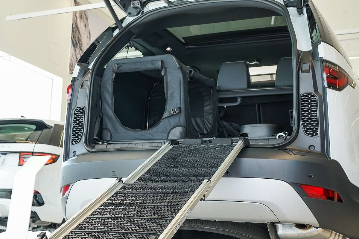 2025 Land Rover Discovery D350 S Series 5