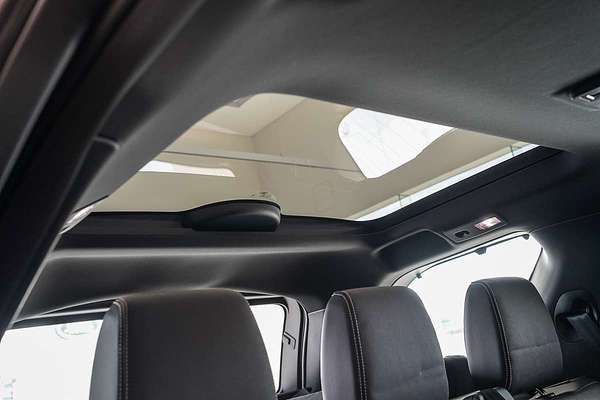 2025 Land Rover Discovery D350 S Series 5