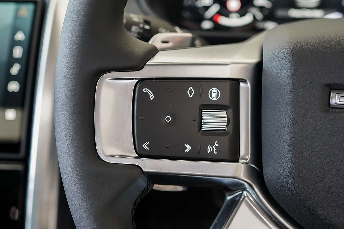 2025 Land Rover Discovery D350 S Series 5