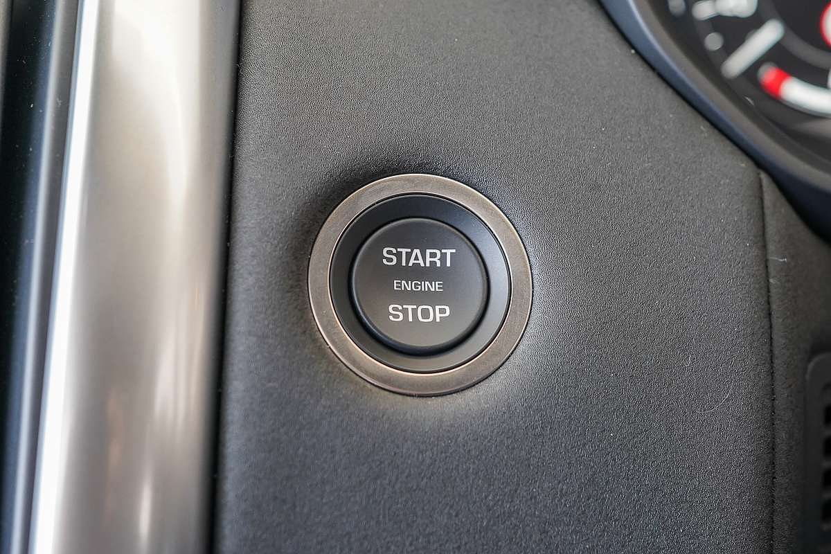 2025 Land Rover Discovery D350 S Series 5