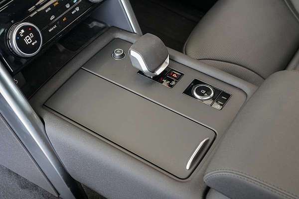 2025 Land Rover Discovery D350 S Series 5