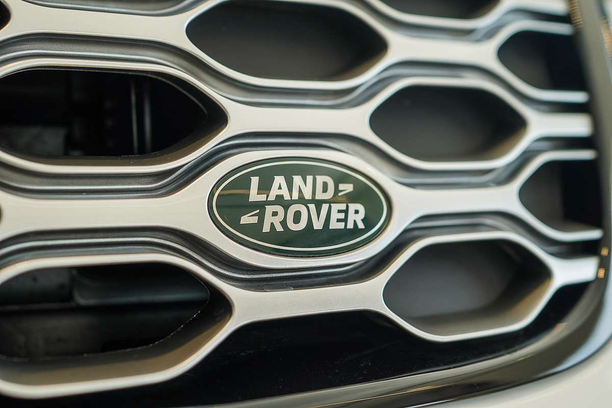 2025 Land Rover Discovery D350 S Series 5