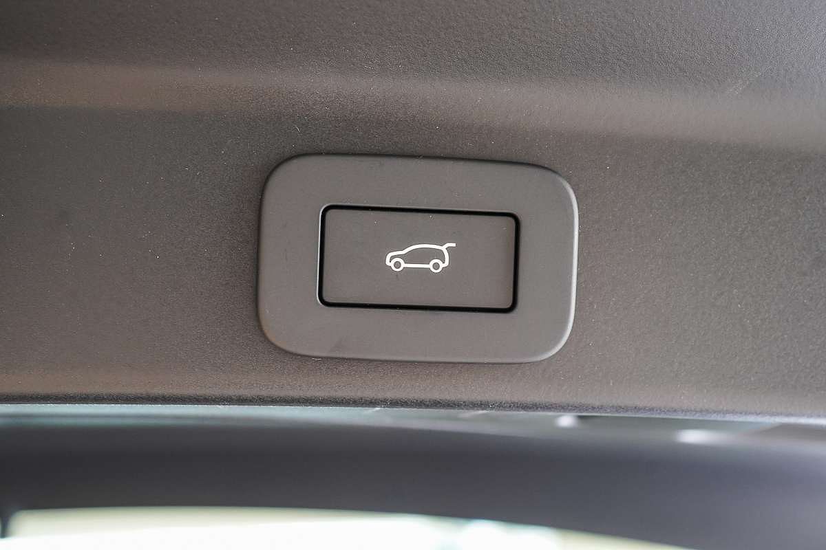 2025 Jaguar F-PACE PHEV P400e R-Dynamic SE 90th Anniversary Edition X761