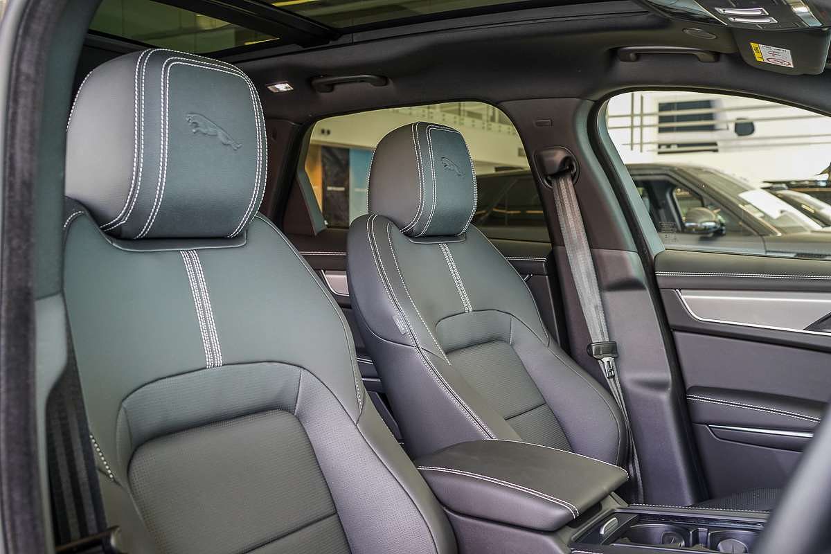 2025 Jaguar F-PACE PHEV P400e R-Dynamic SE 90th Anniversary Edition X761