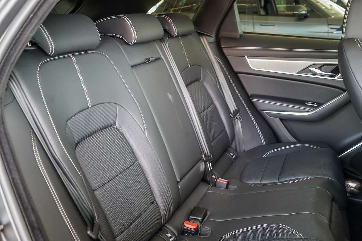 2025 Jaguar F-PACE PHEV P400e R-Dynamic SE 90th Anniversary Edition X761