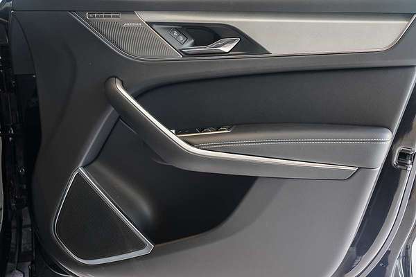 2025 Jaguar F-PACE PHEV P400e R-Dynamic SE 90th Anniversary Edition X761