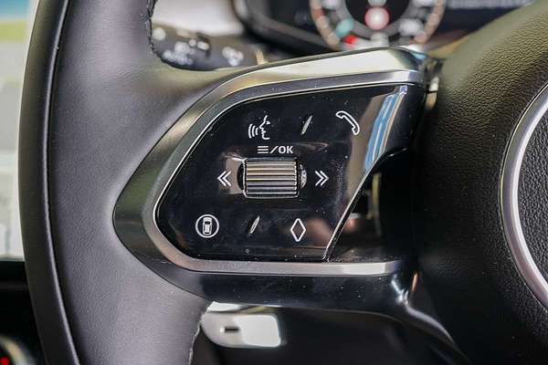 2025 Jaguar F-PACE PHEV P400e R-Dynamic SE 90th Anniversary Edition X761