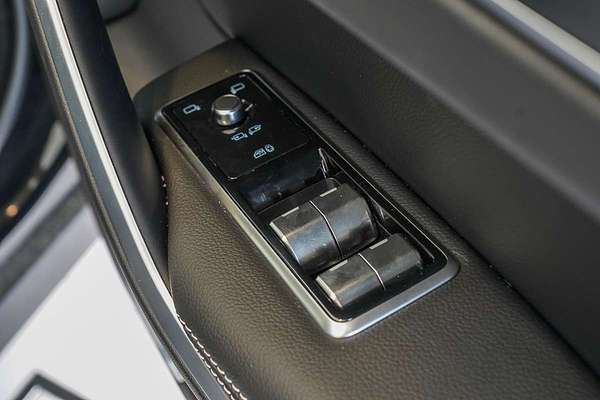 2025 Jaguar F-PACE PHEV P400e R-Dynamic SE 90th Anniversary Edition X761