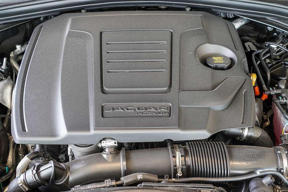 2025 Jaguar F-PACE PHEV P400e R-Dynamic SE 90th Anniversary Edition X761