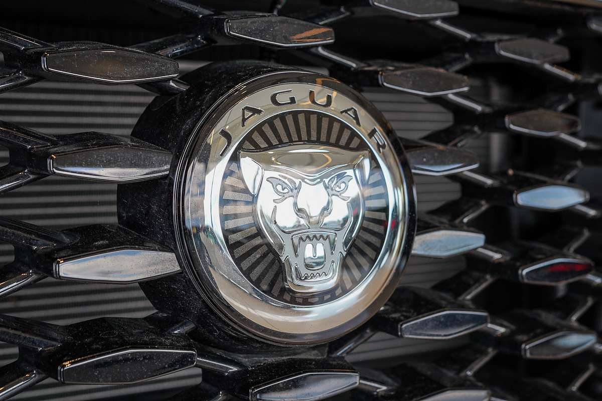 2025 Jaguar F-PACE PHEV P400e R-Dynamic SE 90th Anniversary Edition X761