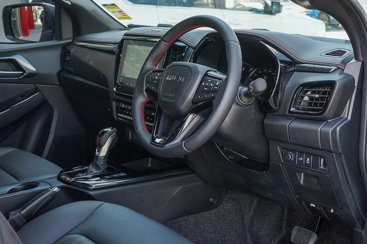 2025 Isuzu D-MAX X-TERRAIN 4X4