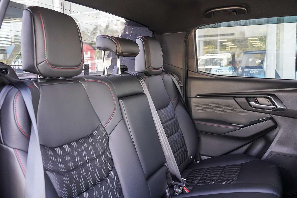 2025 Isuzu D-MAX X-TERRAIN 4X4