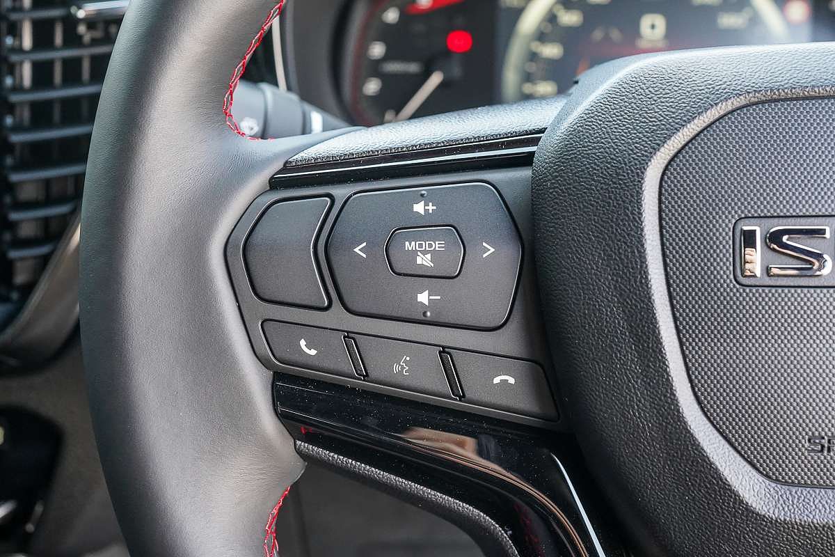 2025 Isuzu D-MAX X-TERRAIN 4X4