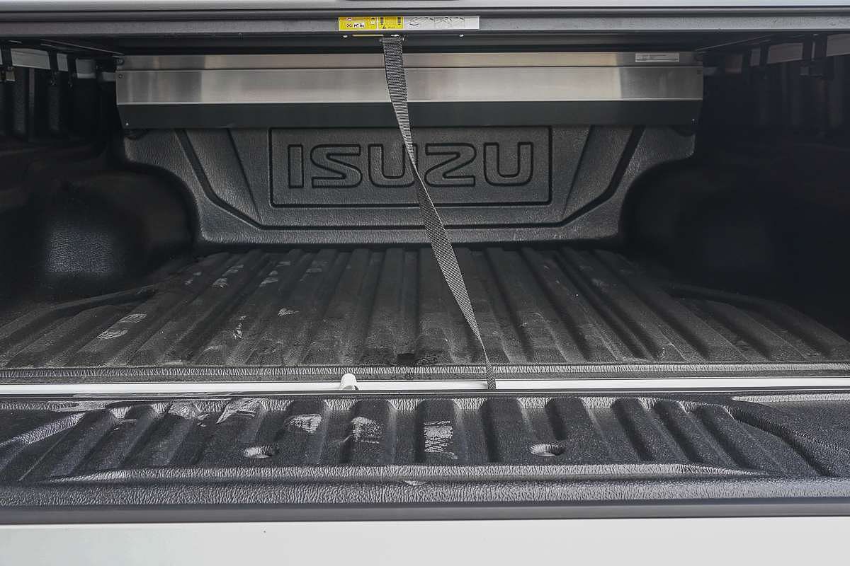 2025 Isuzu D-MAX X-TERRAIN 4X4