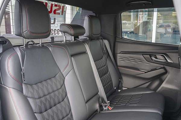 2025 Isuzu D-MAX X-TERRAIN 4X4