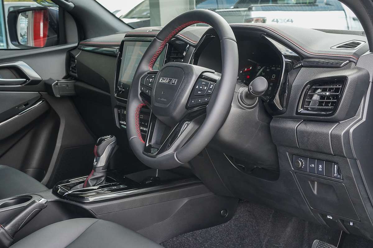 2025 Isuzu D-MAX X-TERRAIN 4X4