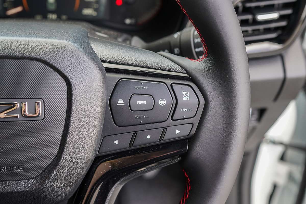 2025 Isuzu D-MAX X-TERRAIN 4X4