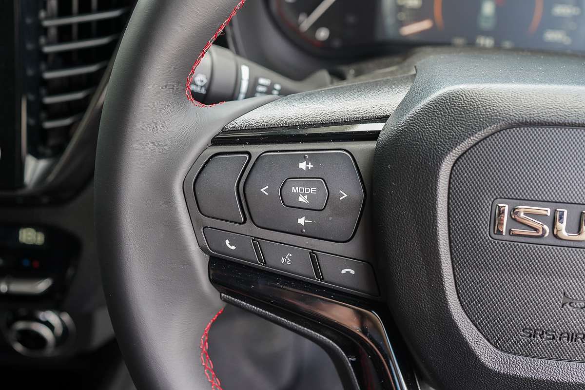 2025 Isuzu D-MAX X-TERRAIN 4X4