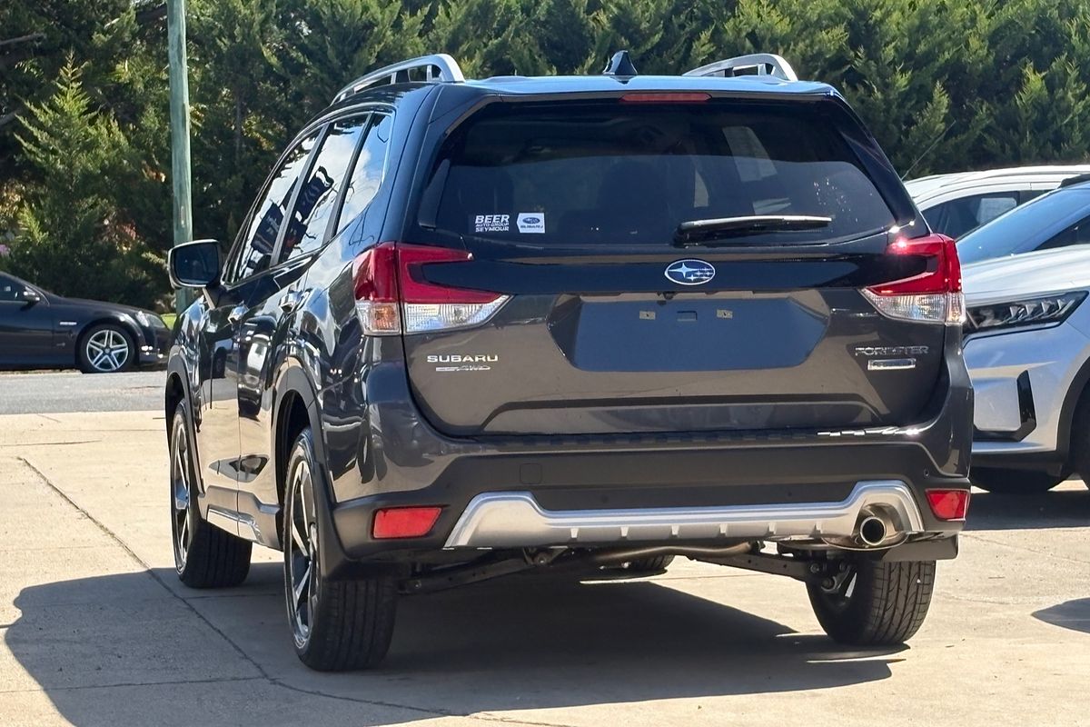 2025 Subaru Forester Hybrid S S5