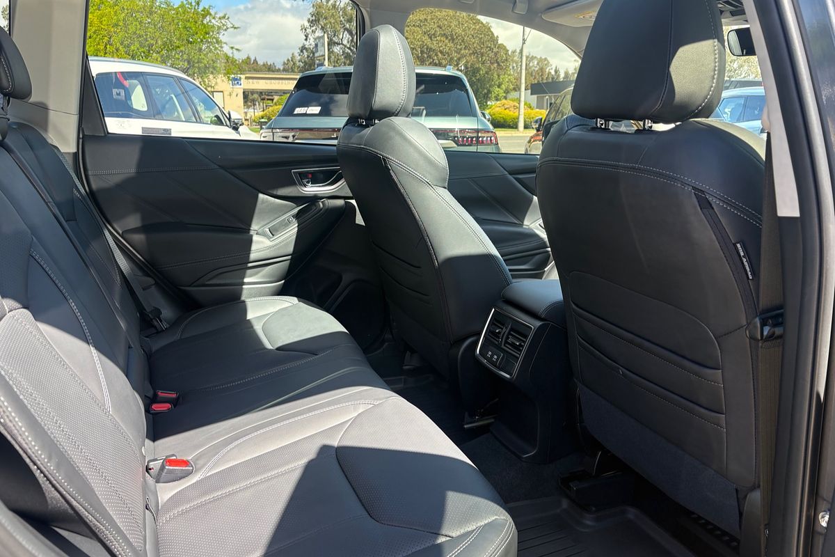 2025 Subaru Forester Hybrid S S5