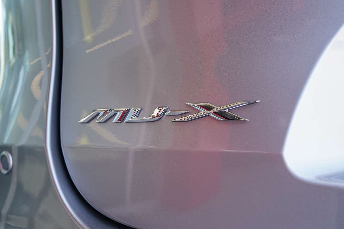 2025 Isuzu MU-X LS-T