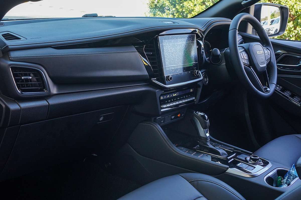 2025 Isuzu MU-X LS-T