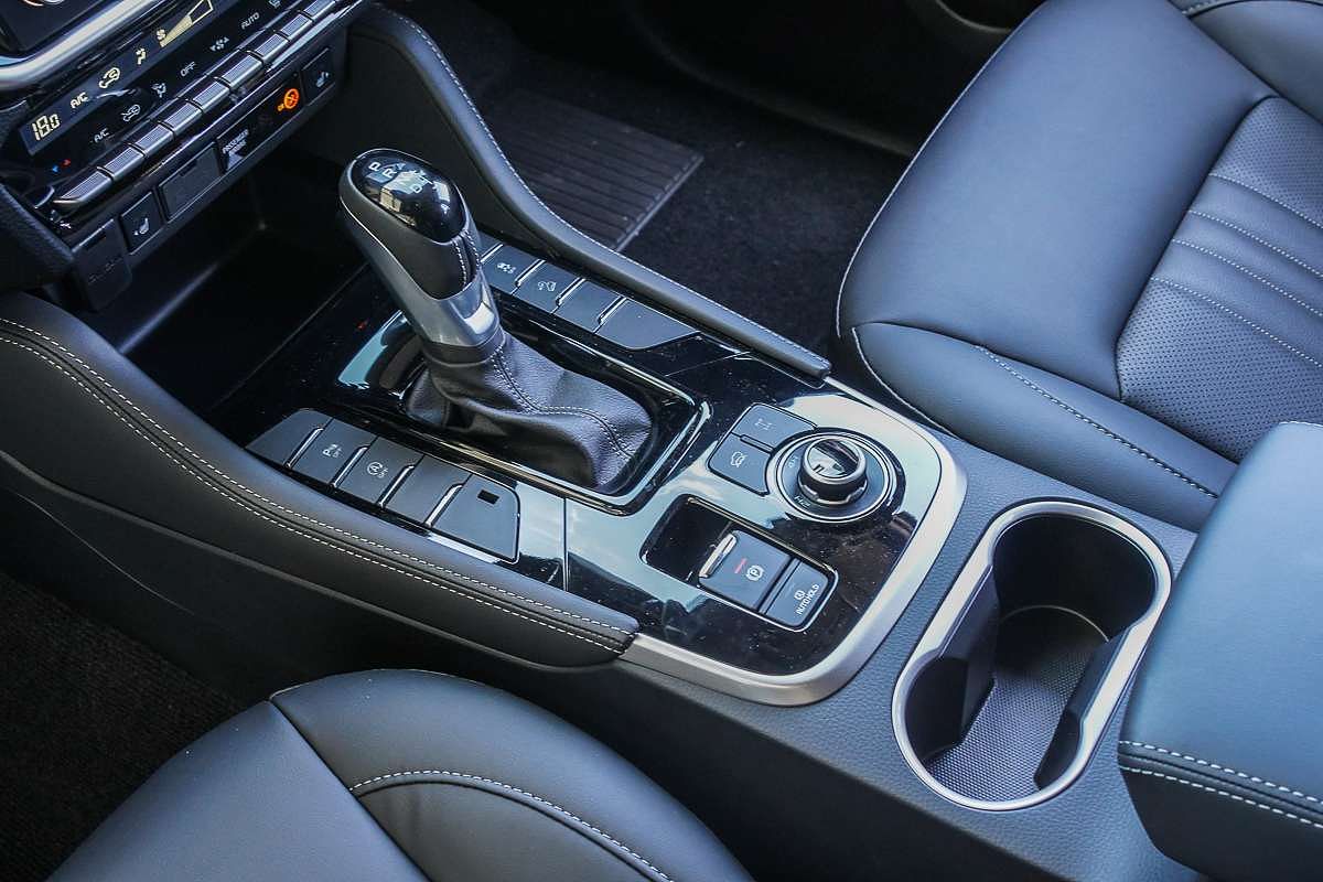 2025 Isuzu MU-X LS-T