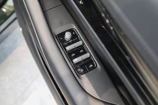 2025 Geely Starray EM-i Complete P145