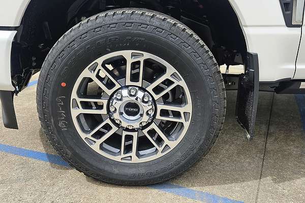 2025 Ford F350 Platinum 4X4