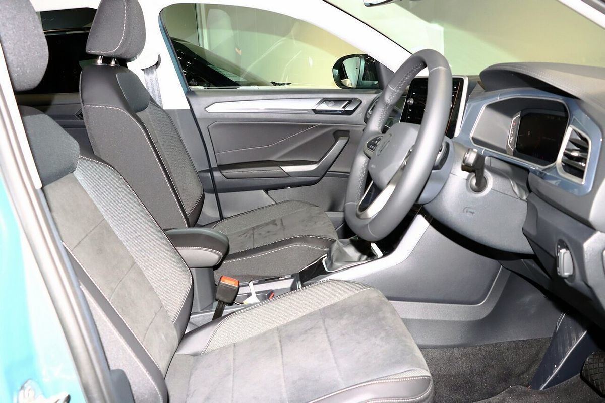 2025 Volkswagen T-Roc 110TSI Style D11