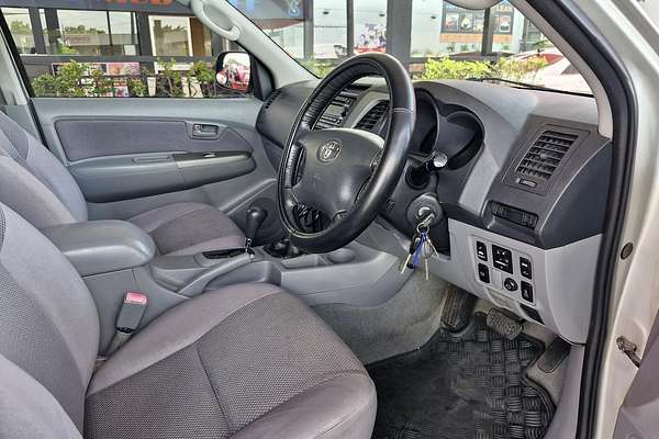 2005 Toyota Hilux SR5 KUN26R 4X4