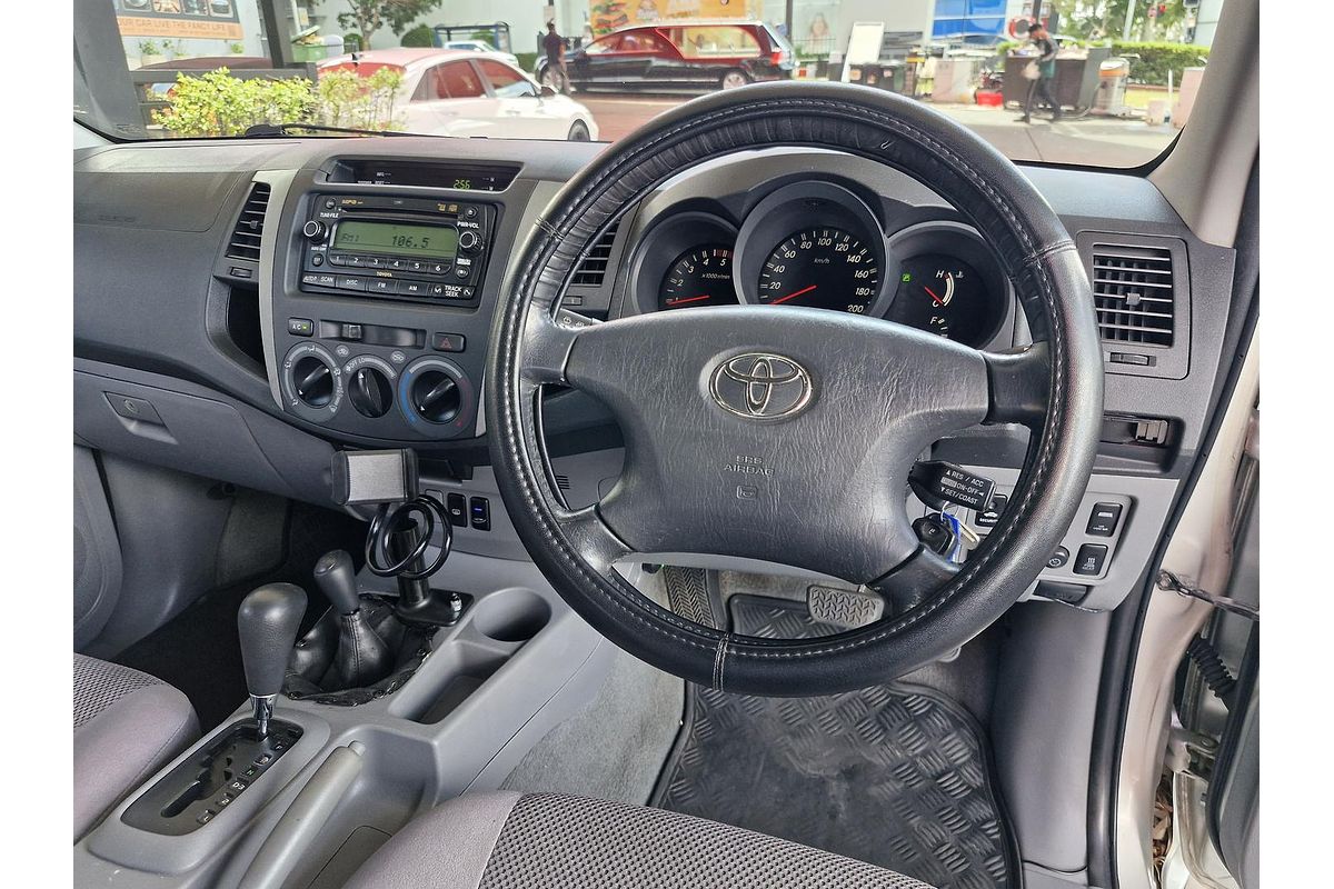 2005 Toyota Hilux SR5 KUN26R 4X4