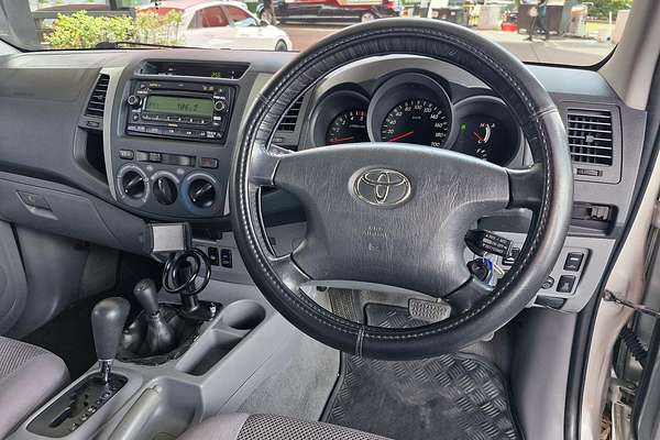 2005 Toyota Hilux SR5 KUN26R 4X4