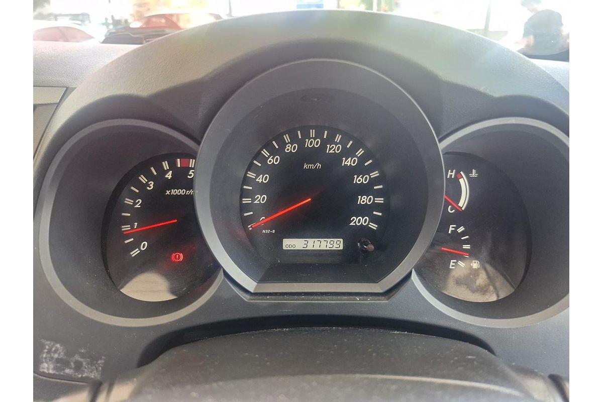 2005 Toyota Hilux SR5 KUN26R 4X4