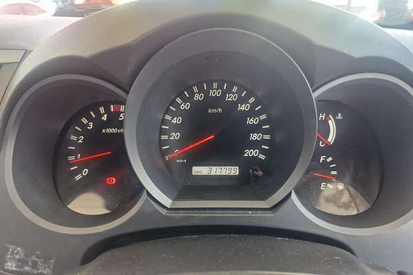 2005 Toyota Hilux SR5 KUN26R 4X4