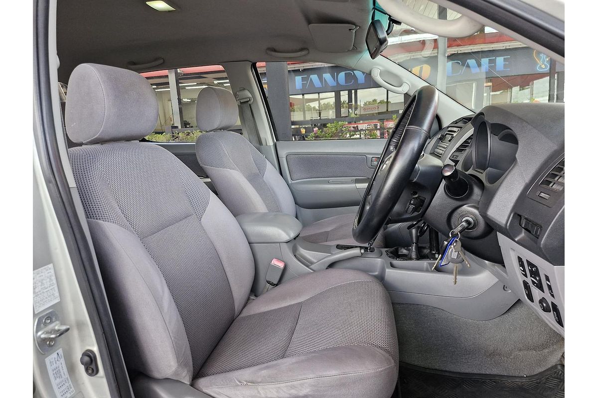 2005 Toyota Hilux SR5 KUN26R 4X4