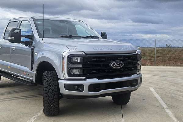2023 Ford F350 Lariat 4X4