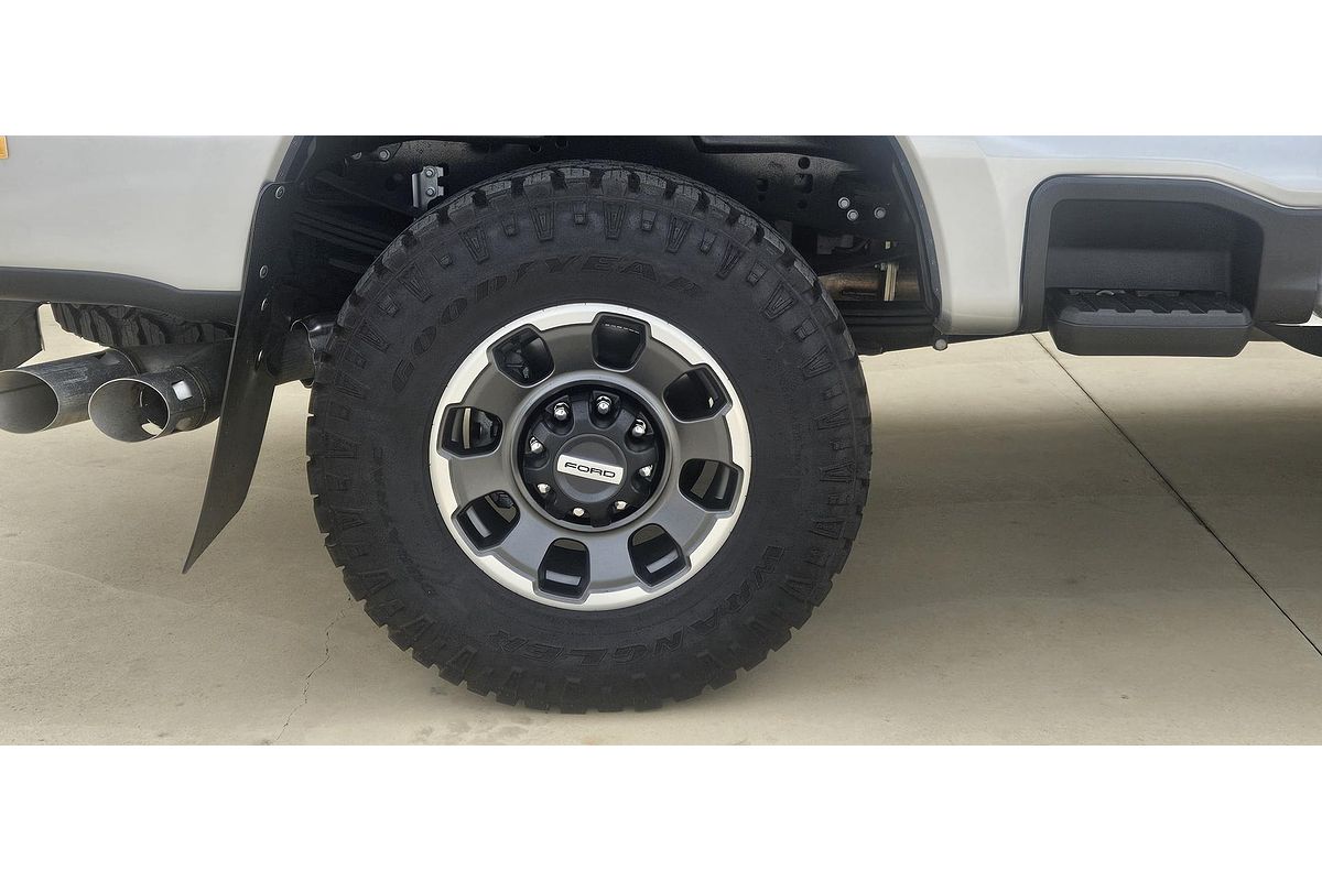 2023 Ford F350 Lariat 4X4