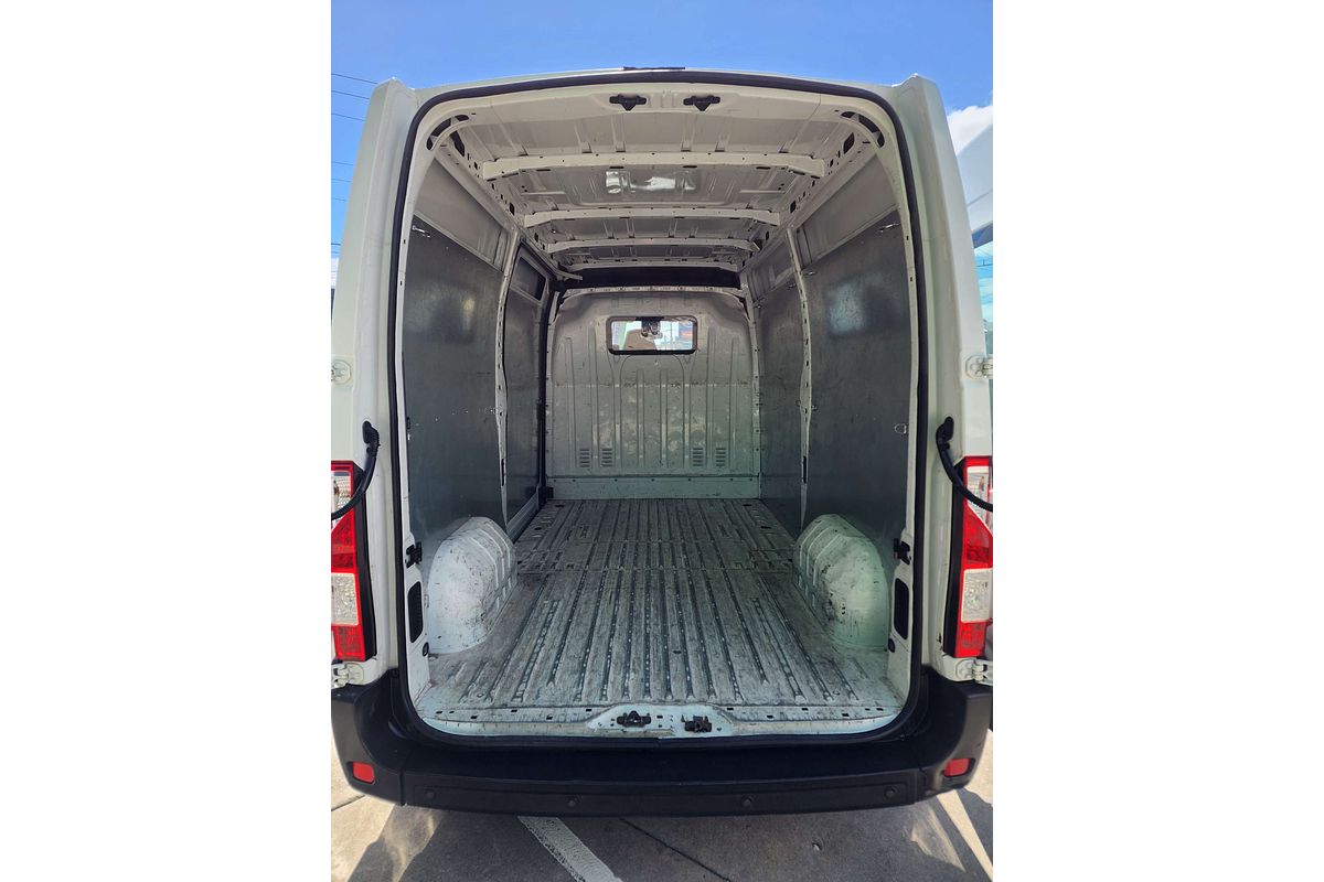 2014 Renault Master  X62 MWB Mid Roof