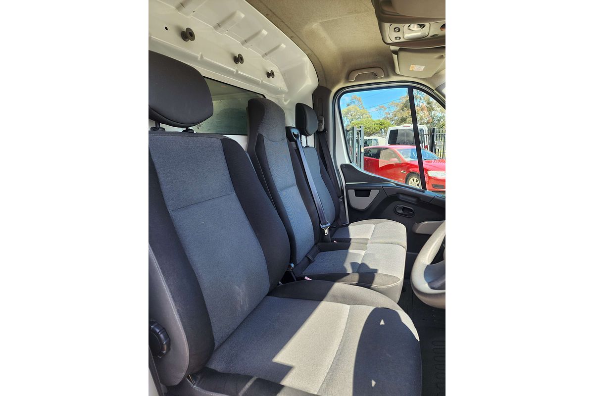 2014 Renault Master  X62 MWB Mid Roof