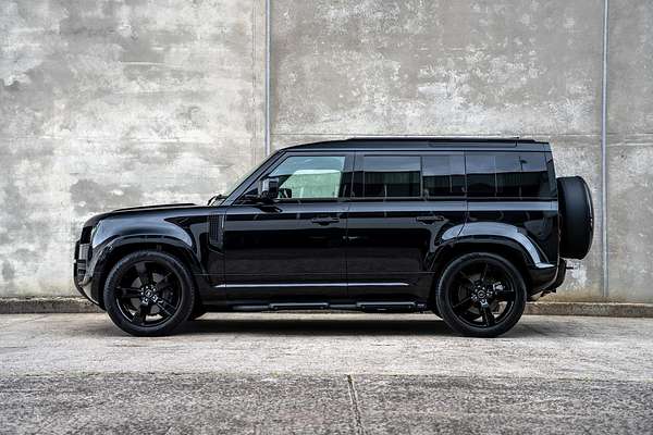2025 Land Rover Defender 110 P400 X-Dynamic SE L663