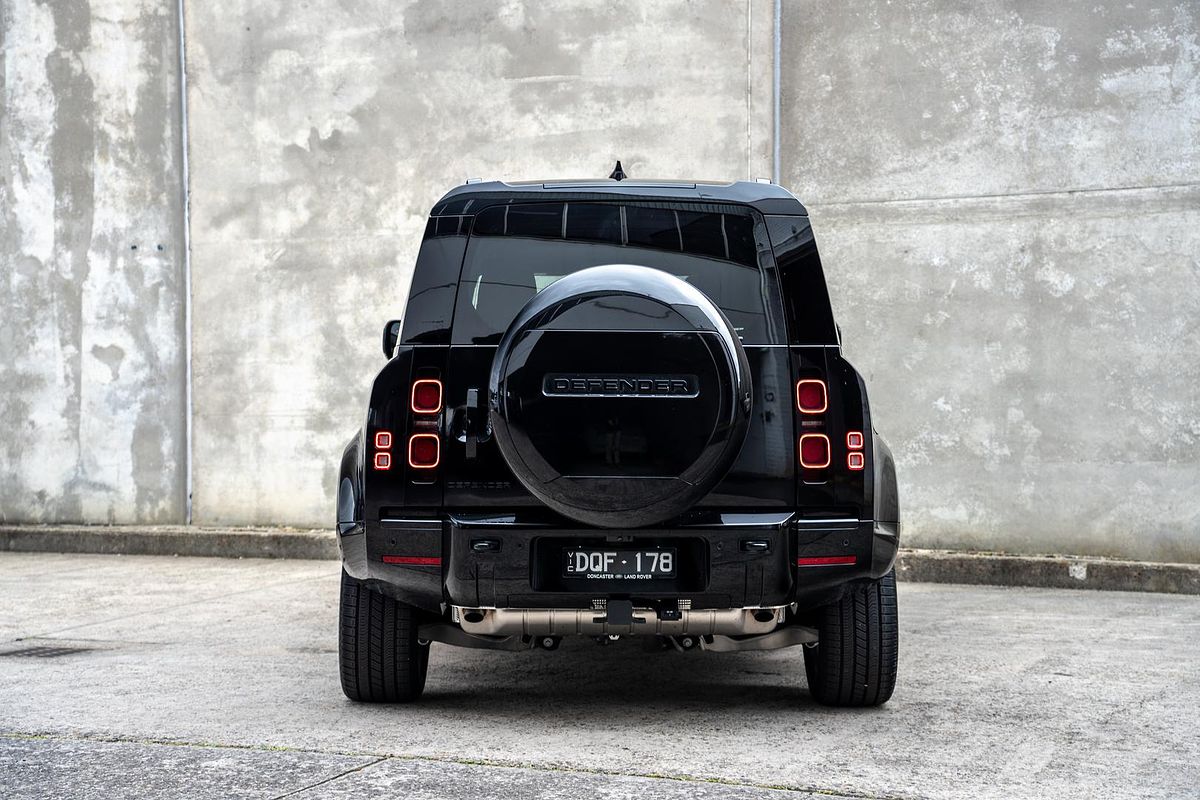 2025 Land Rover Defender 110 P400 X-Dynamic SE L663