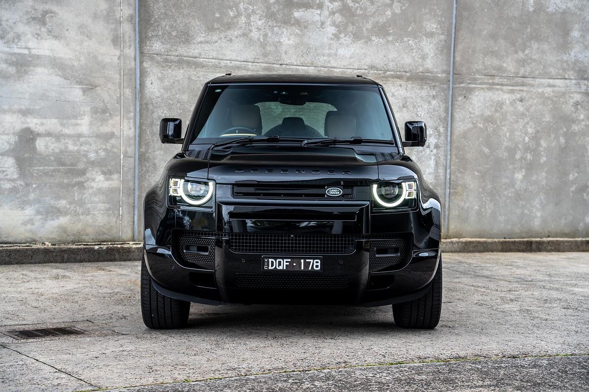 2025 Land Rover Defender 110 P400 X-Dynamic SE L663