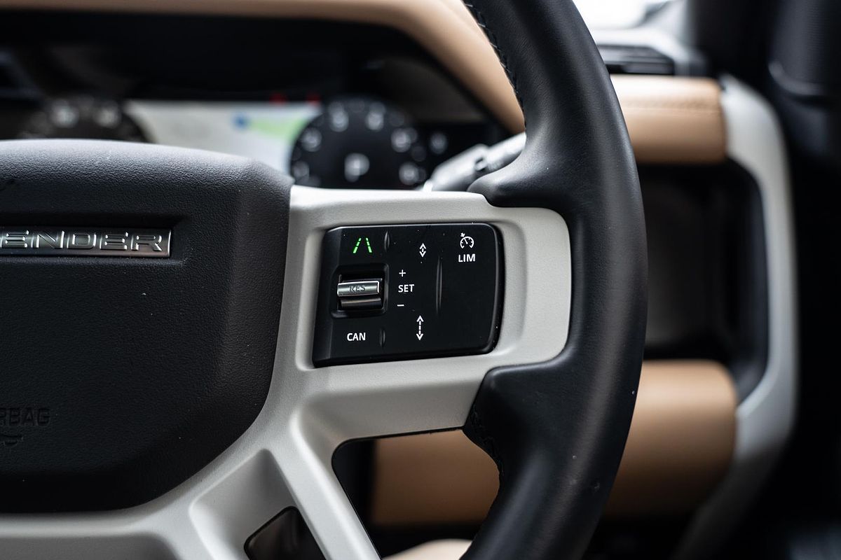 2025 Land Rover Defender 110 P400 X-Dynamic SE L663