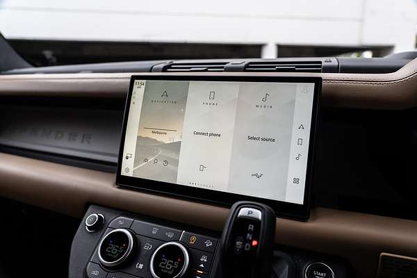 2025 Land Rover Defender 110 P400 X-Dynamic SE L663