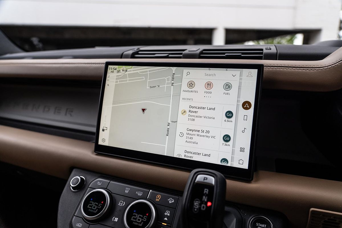 2025 Land Rover Defender 110 P400 X-Dynamic SE L663